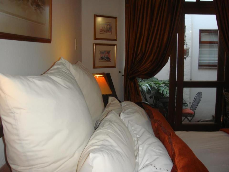 Oxnead Guesthouse Pretoria-Noord Extérieur photo